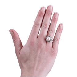 Bague Marguerite en or blanc, platine, perle et diamants - Castafiore