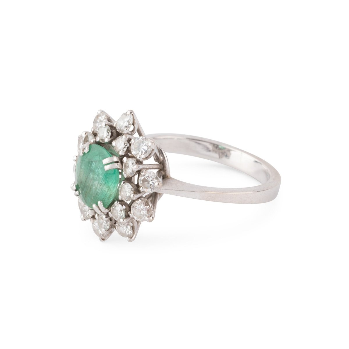 Bague Marguerite en or blanc, platine, pierre verte et diamants - Castafiore