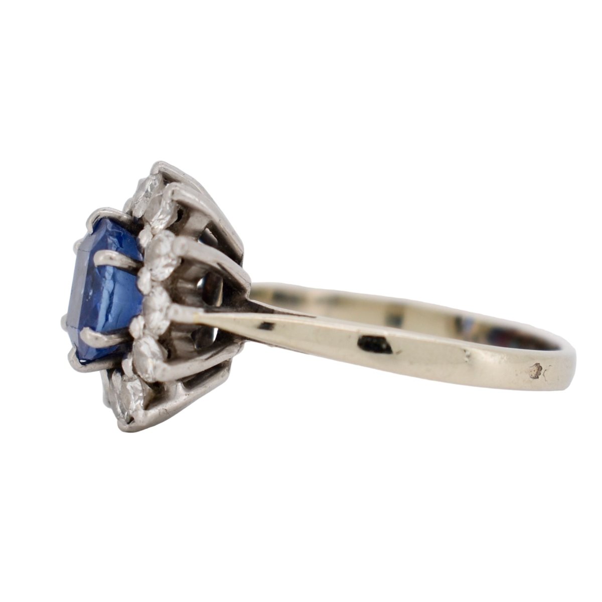 Bague Marguerite en or blanc, platine, saphir et diamants - Castafiore