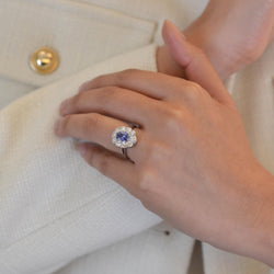 Bague Marguerite en or blanc, platine, saphir et diamants - Castafiore