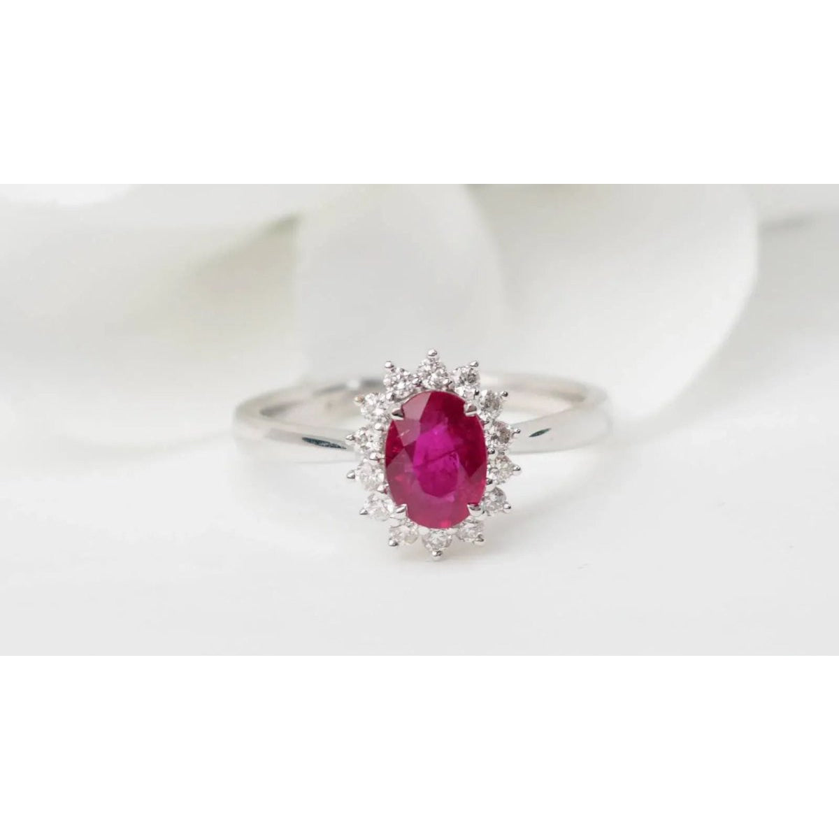 Bague Marguerite en or blanc, rubis et diamant - Castafiore