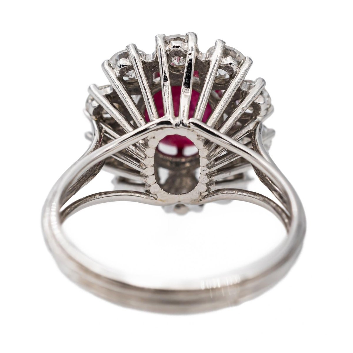 Bague Marguerite en or blanc, rubis et diamants - Castafiore