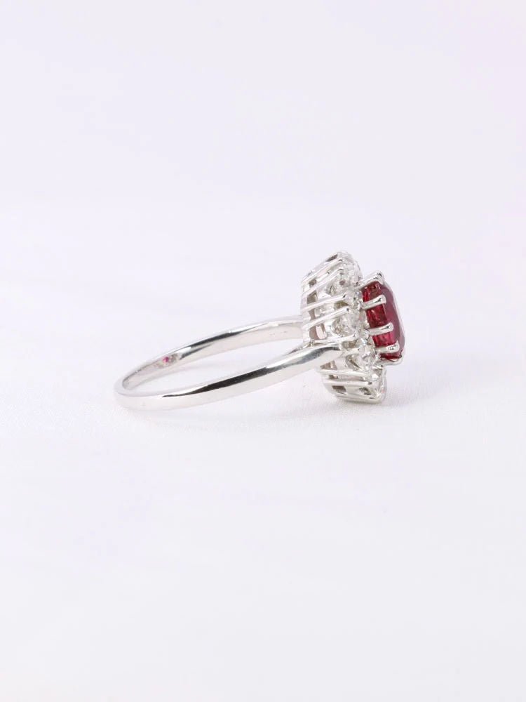 Bague Marguerite en or blanc, rubis et diamants - Castafiore