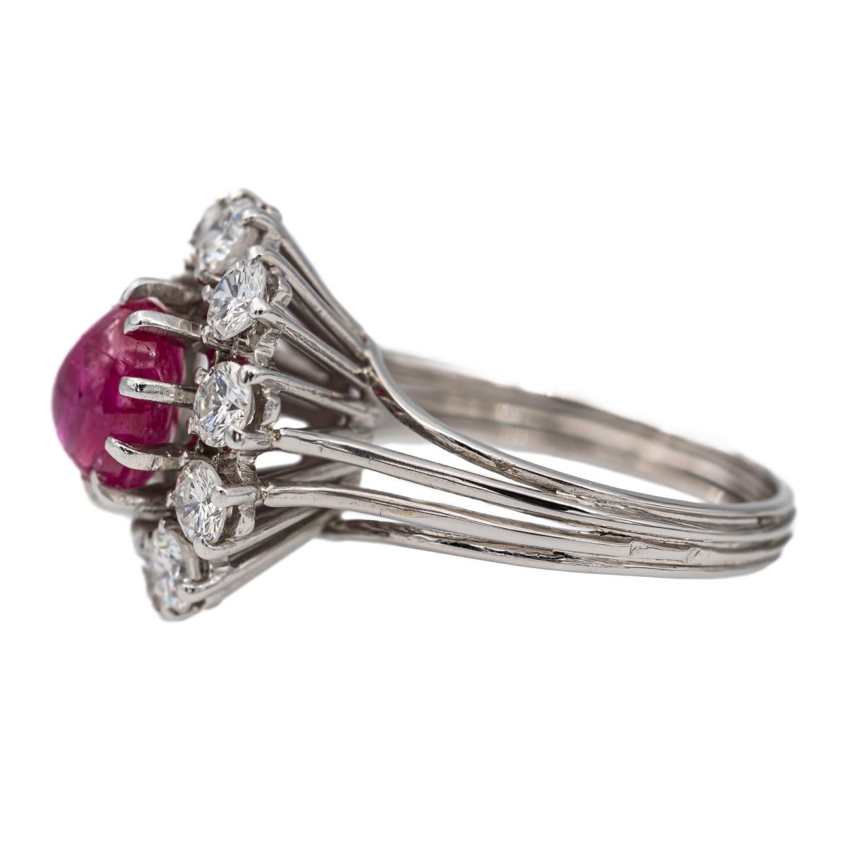 Bague Marguerite en or blanc, rubis et diamants - Castafiore