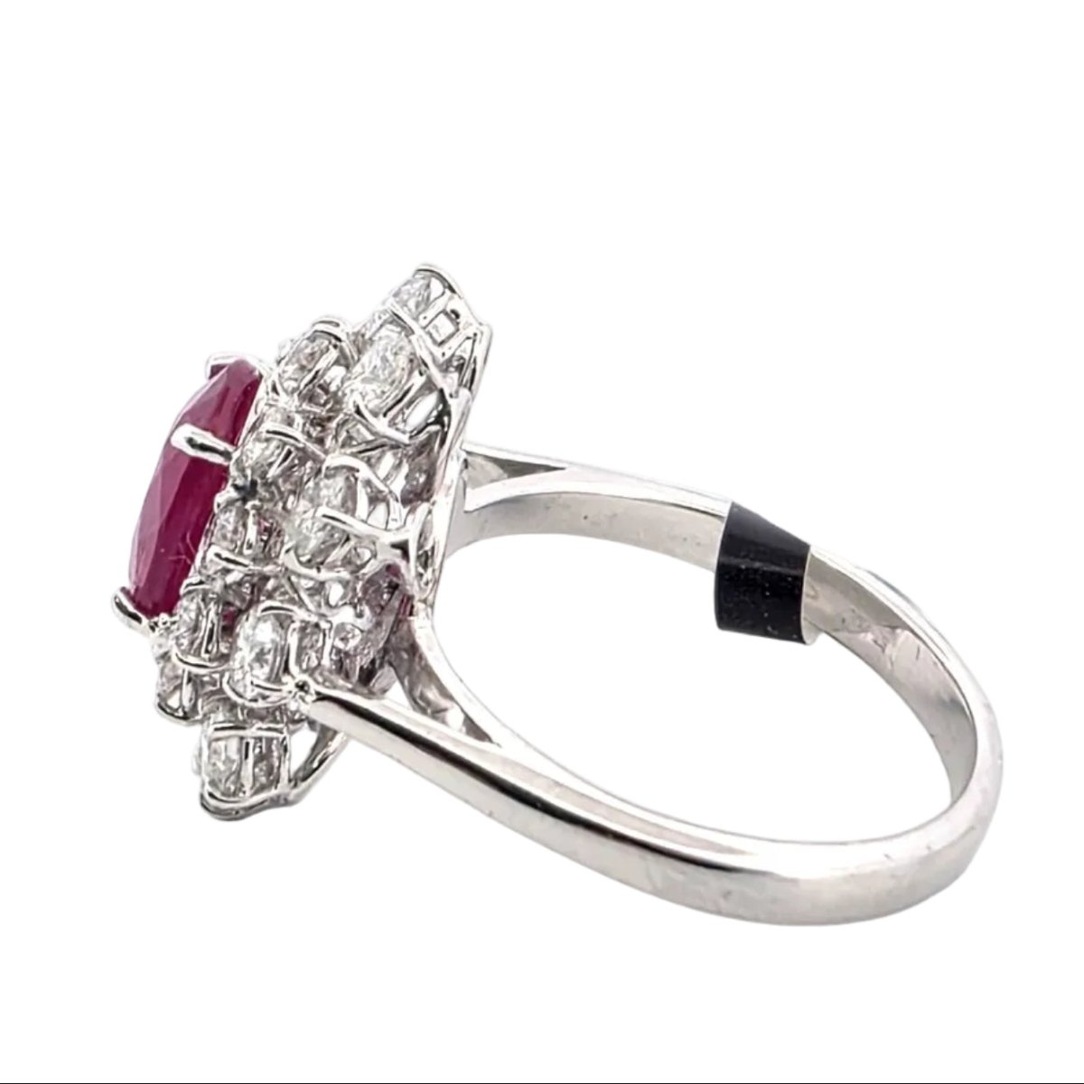 Bague Marguerite en or blanc, rubis et diamants - Castafiore