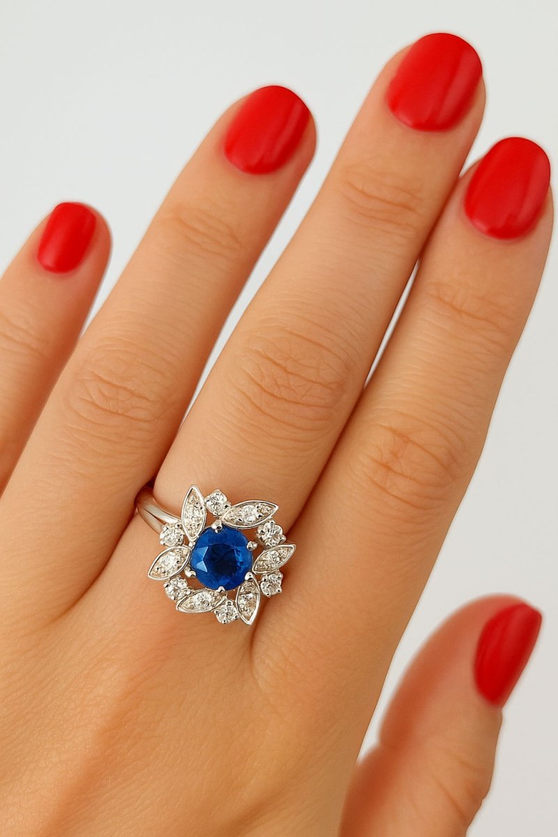 Bague Marguerite en or blanc, saphir et diamant - Castafiore