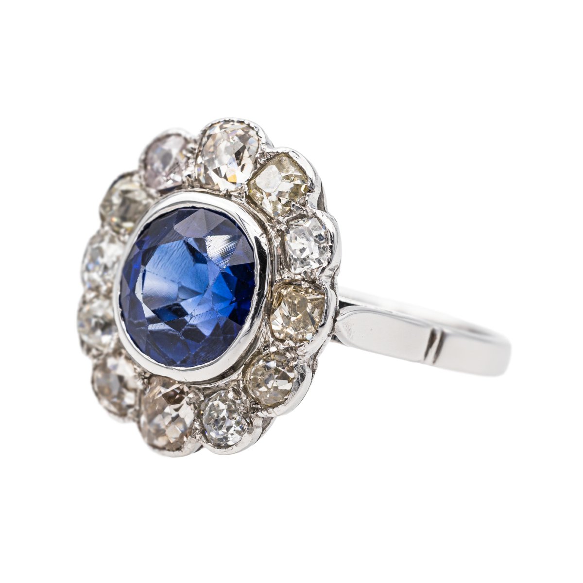 Bague Marguerite en or blanc, saphir et diamants - Castafiore