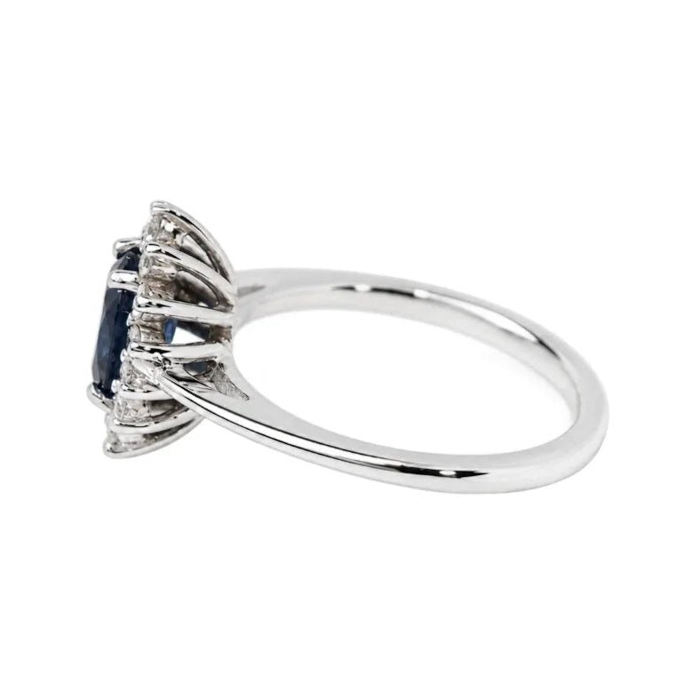 Bague Marguerite en or blanc, saphir et diamants - Castafiore