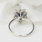 Bague Marguerite en or blanc, saphir et diamants - Castafiore