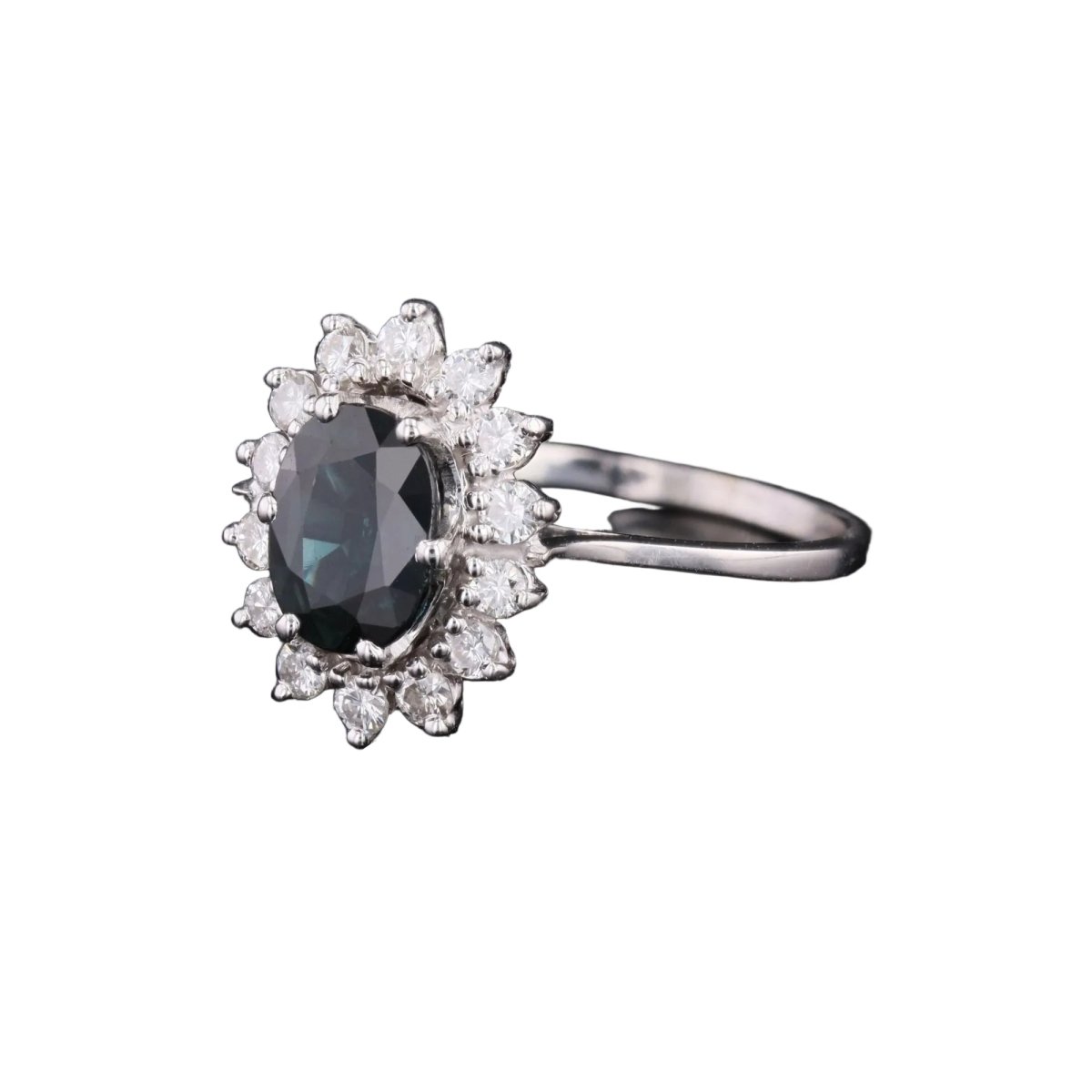 Bague Marguerite en or blanc, saphir et diamants - Castafiore