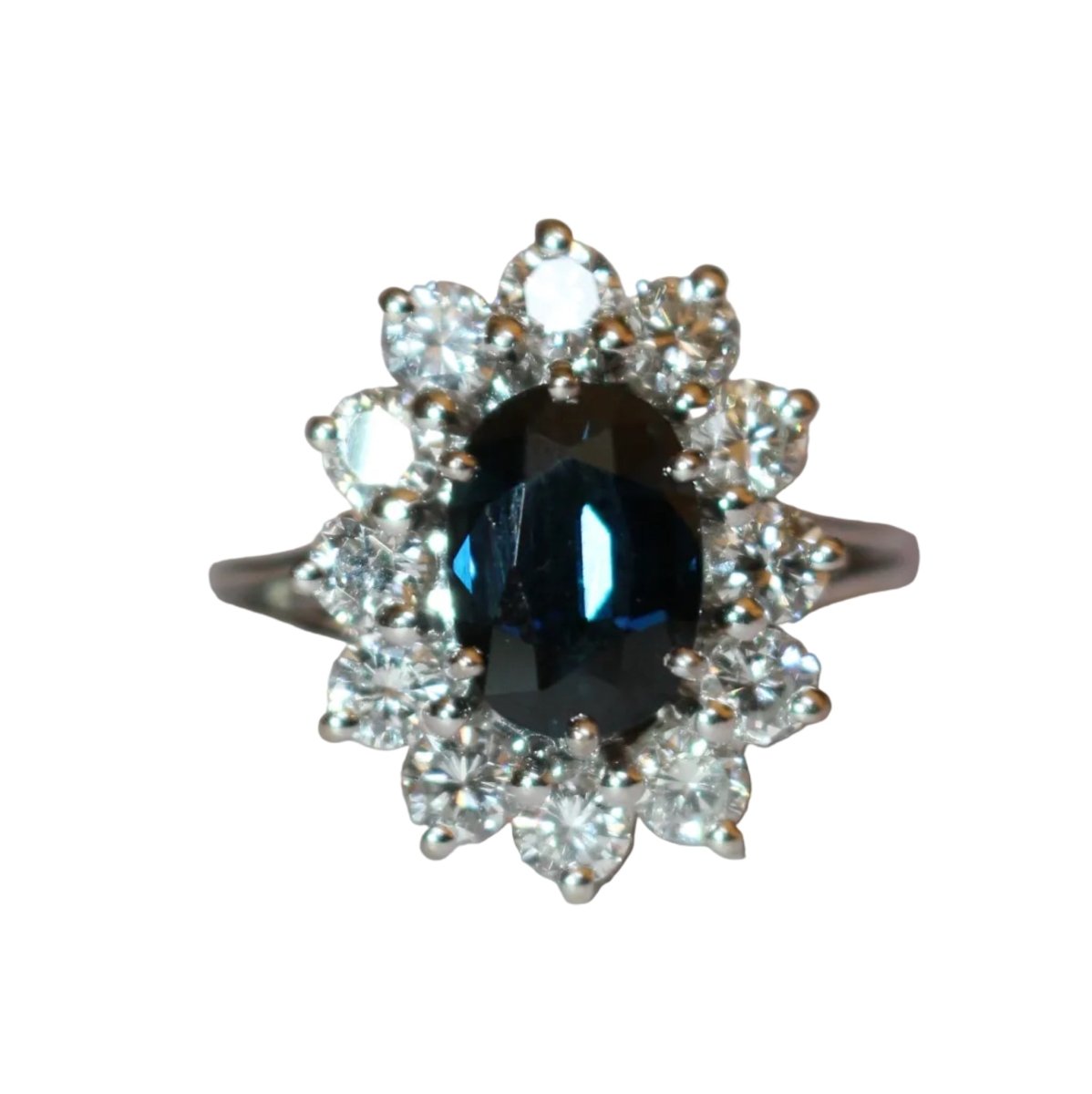 Bague Marguerite en or blanc, saphir, et diamants - Castafiore