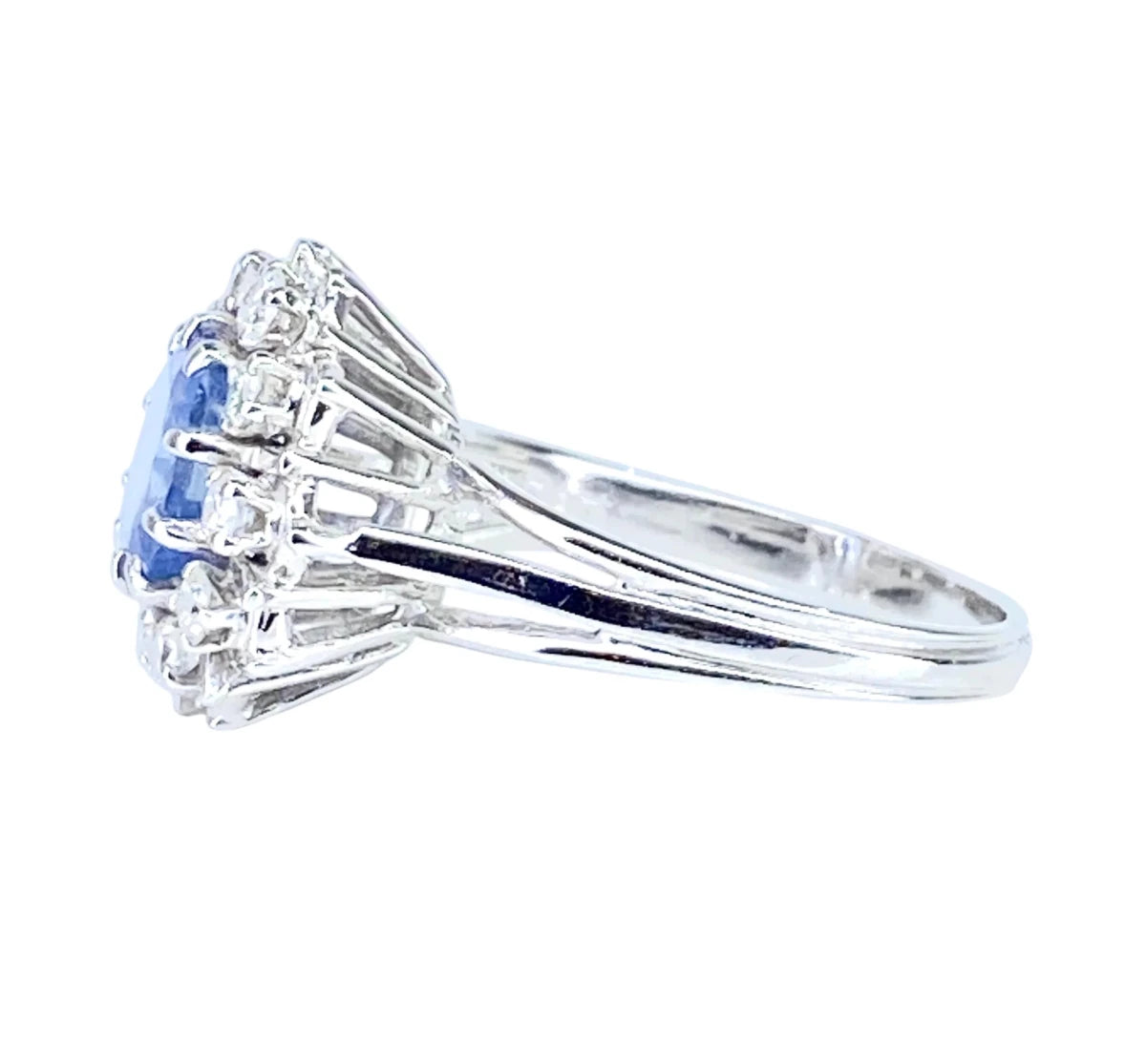 Bague Marguerite en or blanc, saphir et diamants - Castafiore