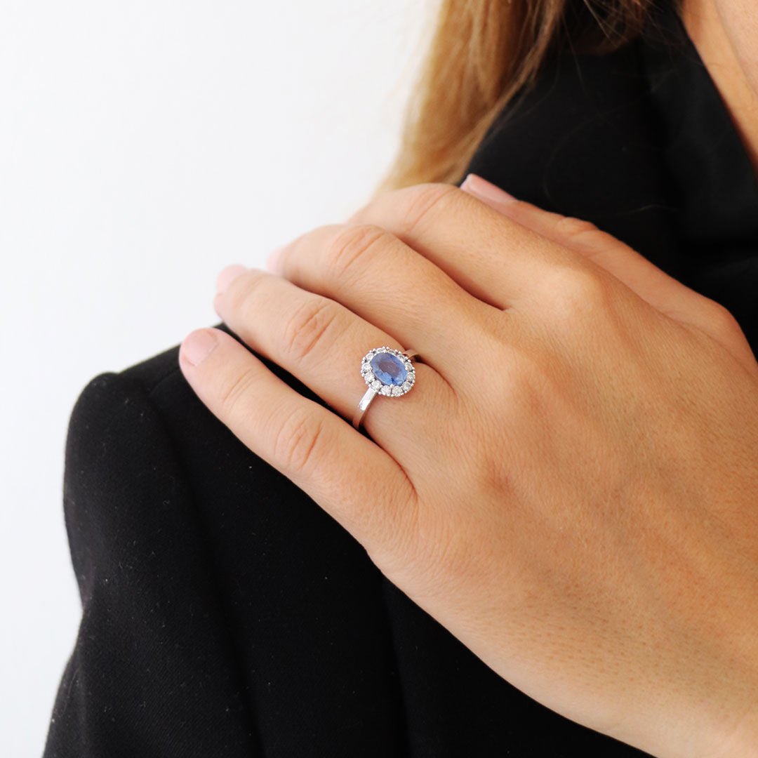 Bague Marguerite en or blanc, saphir et diamants - Castafiore