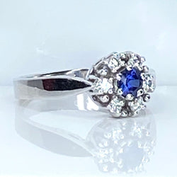 Bague Marguerite en or blanc, saphir et diamants - Castafiore