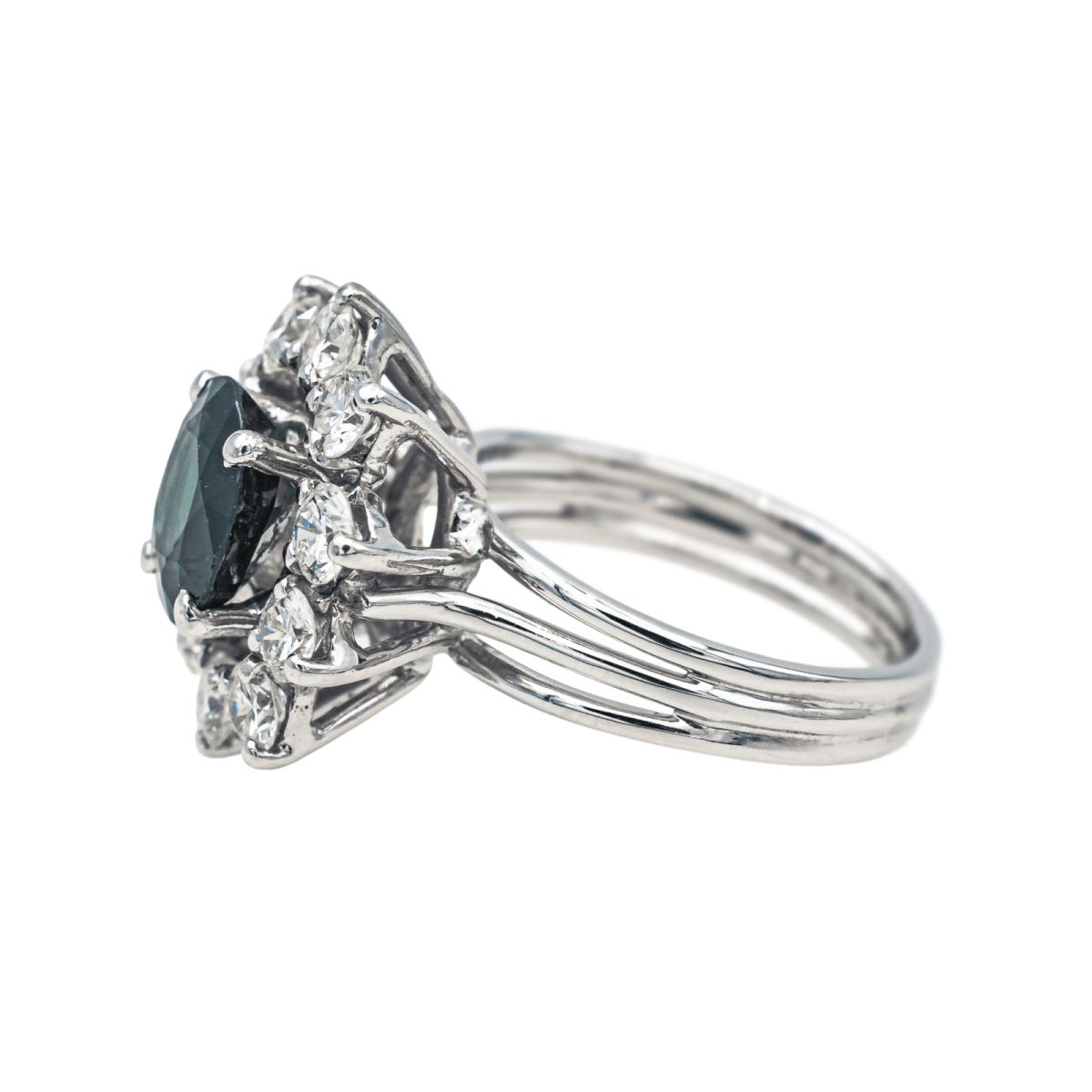 Bague Marguerite en or blanc, saphir et diamants - Castafiore