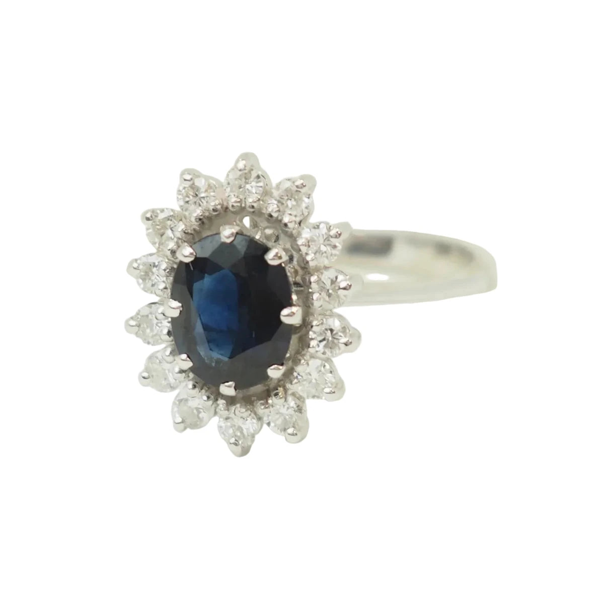 Bague Marguerite en or blanc, saphir et diamants - Castafiore