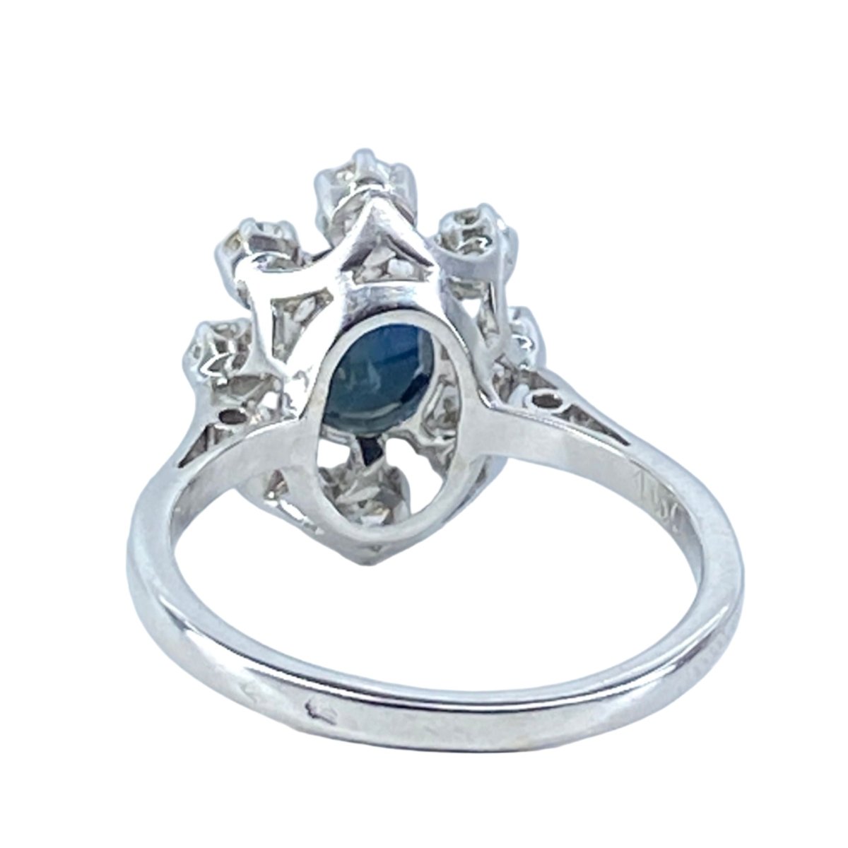 Bague Marguerite en or blanc, saphir et diamants - Castafiore