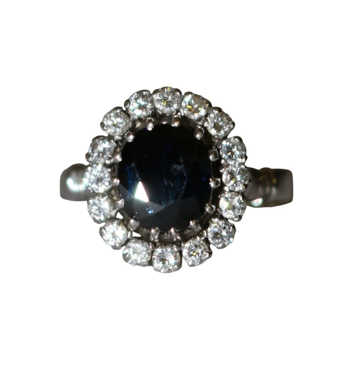 Bague Marguerite en or blanc, saphir, et diamants - Castafiore