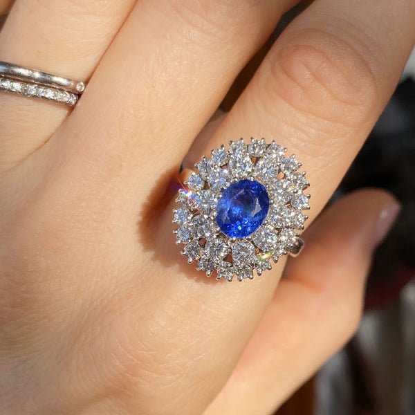 Bague Marguerite en or blanc, saphir et diamants - Castafiore