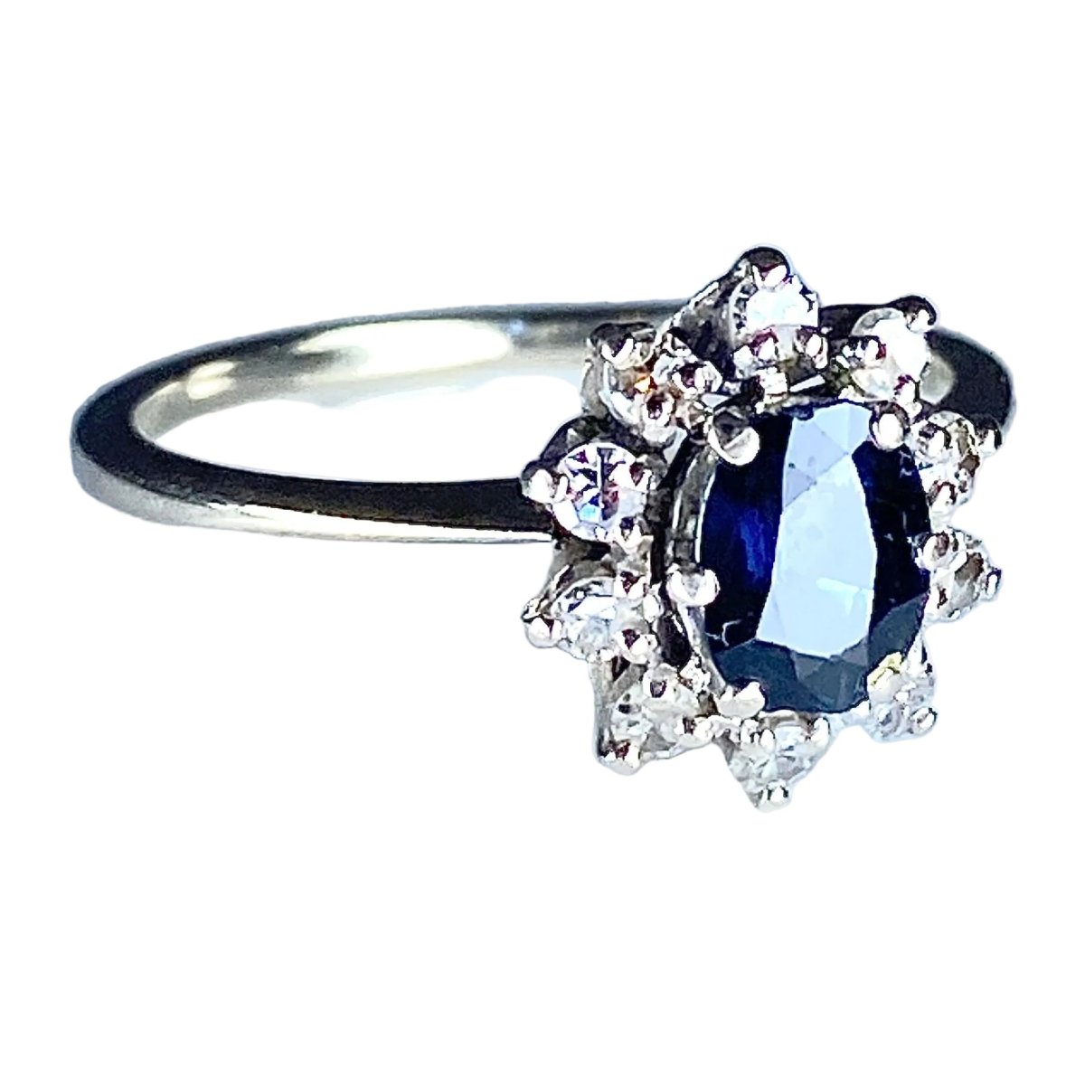 Bague Marguerite en or blanc, saphir et diamants - Castafiore