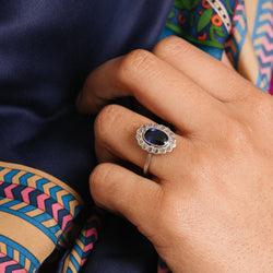 Bague Marguerite en or blanc, saphir et diamants - Castafiore