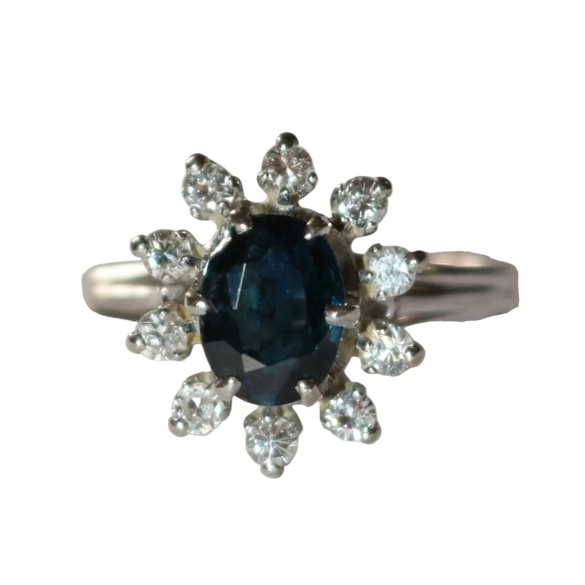 Bague Marguerite en or blanc, saphir et diamants - Castafiore