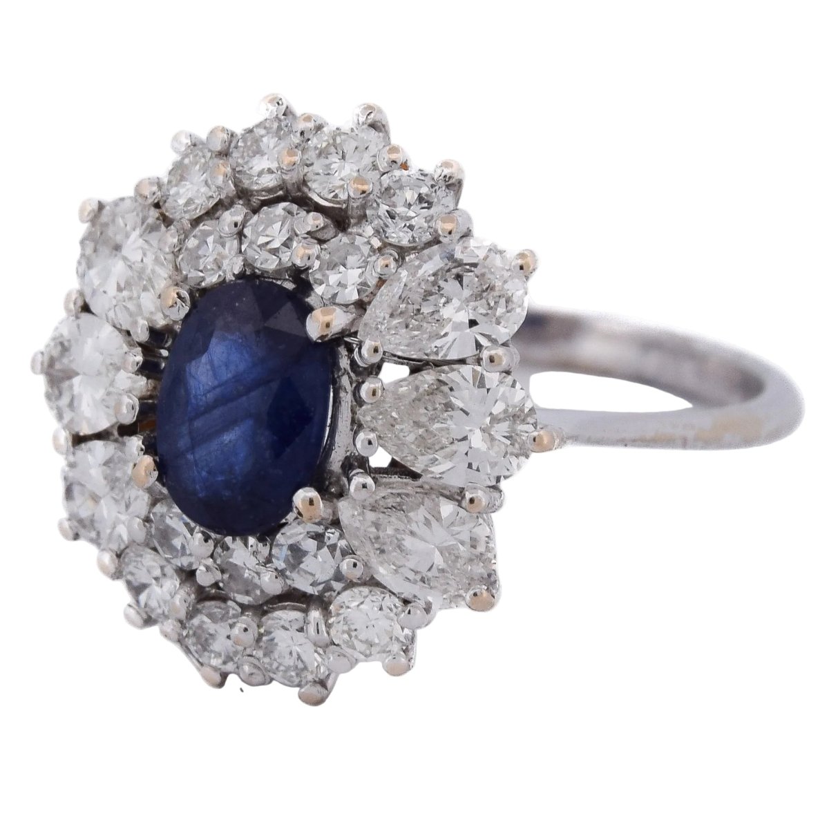 Bague Marguerite en or blanc, saphir et diamants - Castafiore