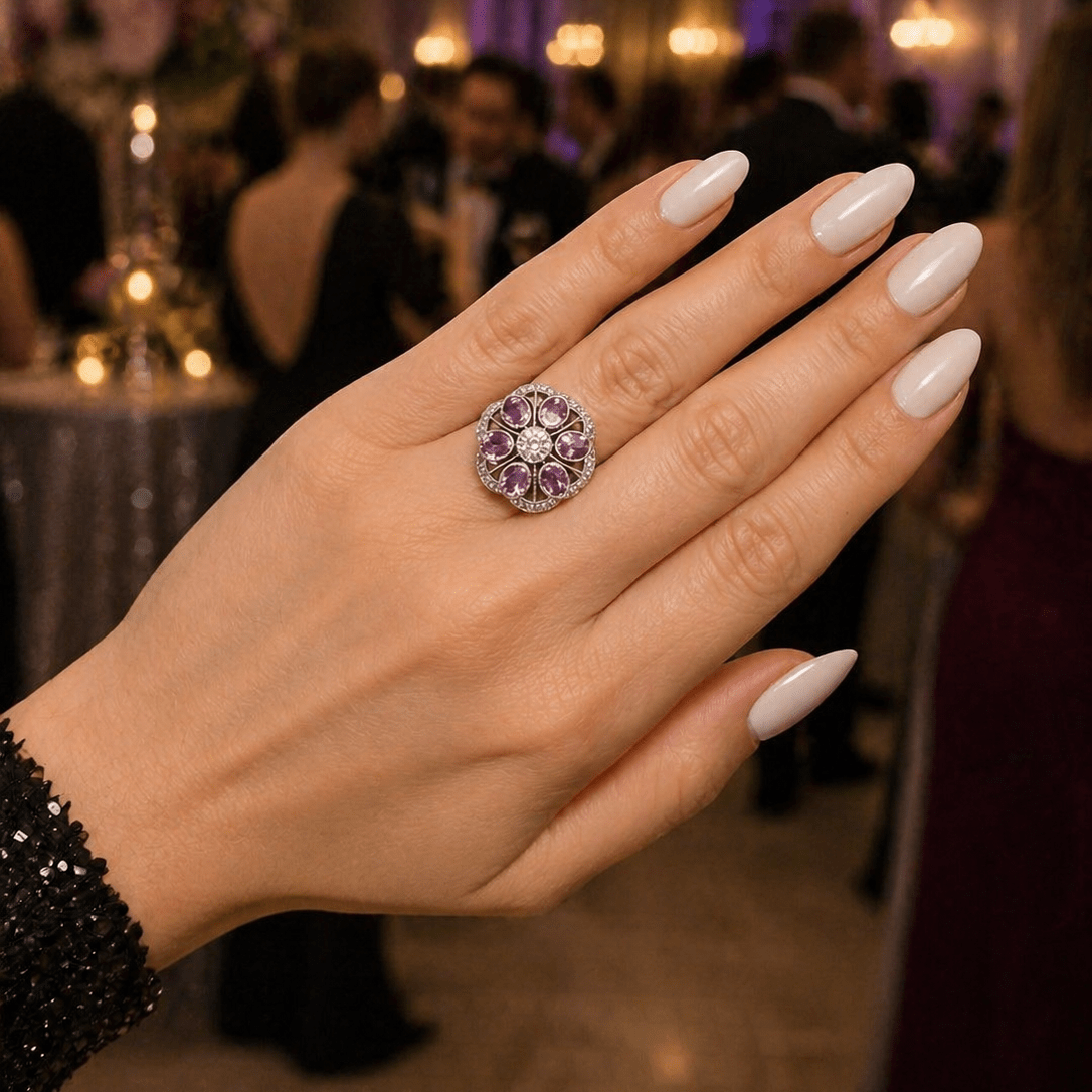 Bague Marguerite en or blanc, saphirs et diamants - Castafiore