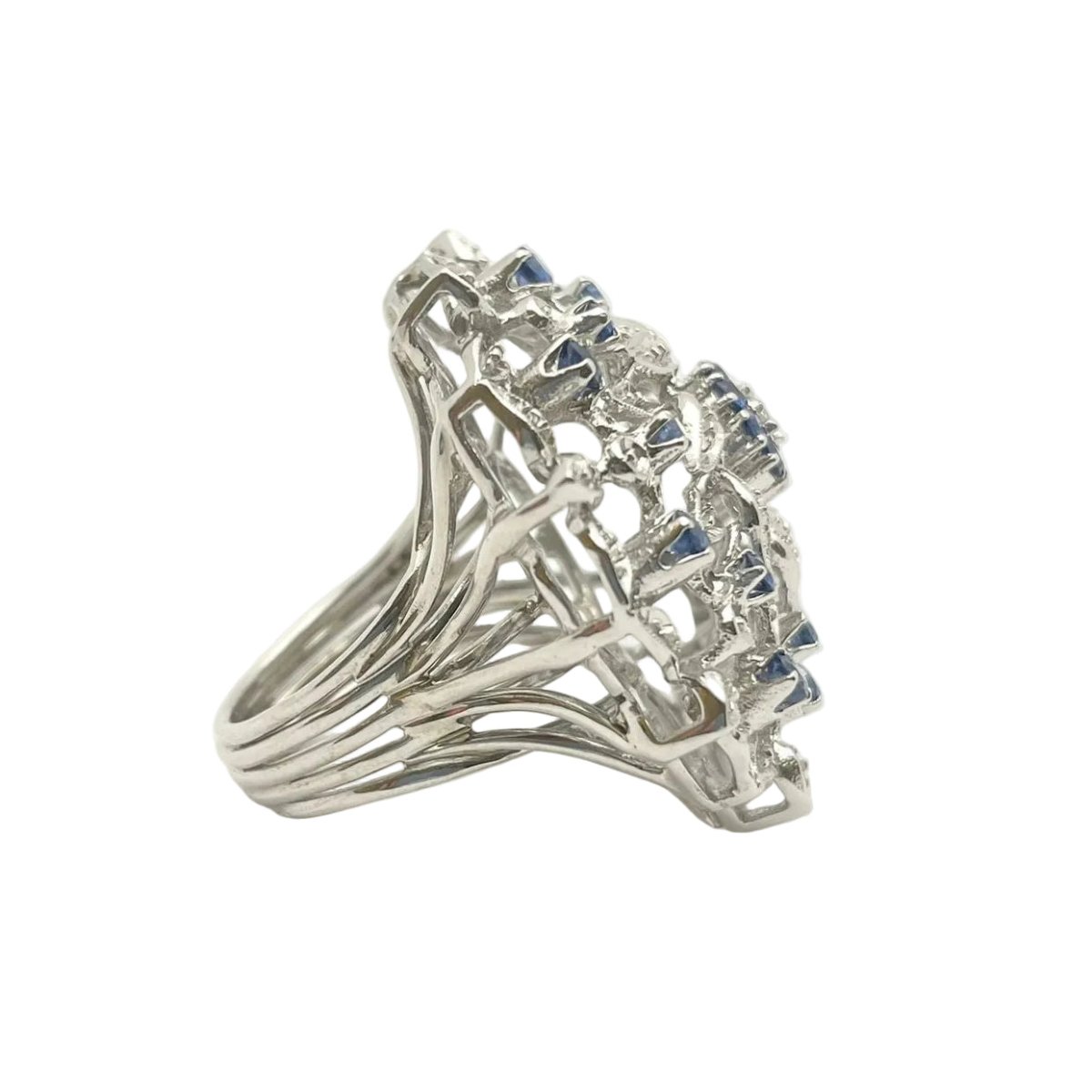 Bague Marguerite en or blanc, saphirs et diamants - Castafiore