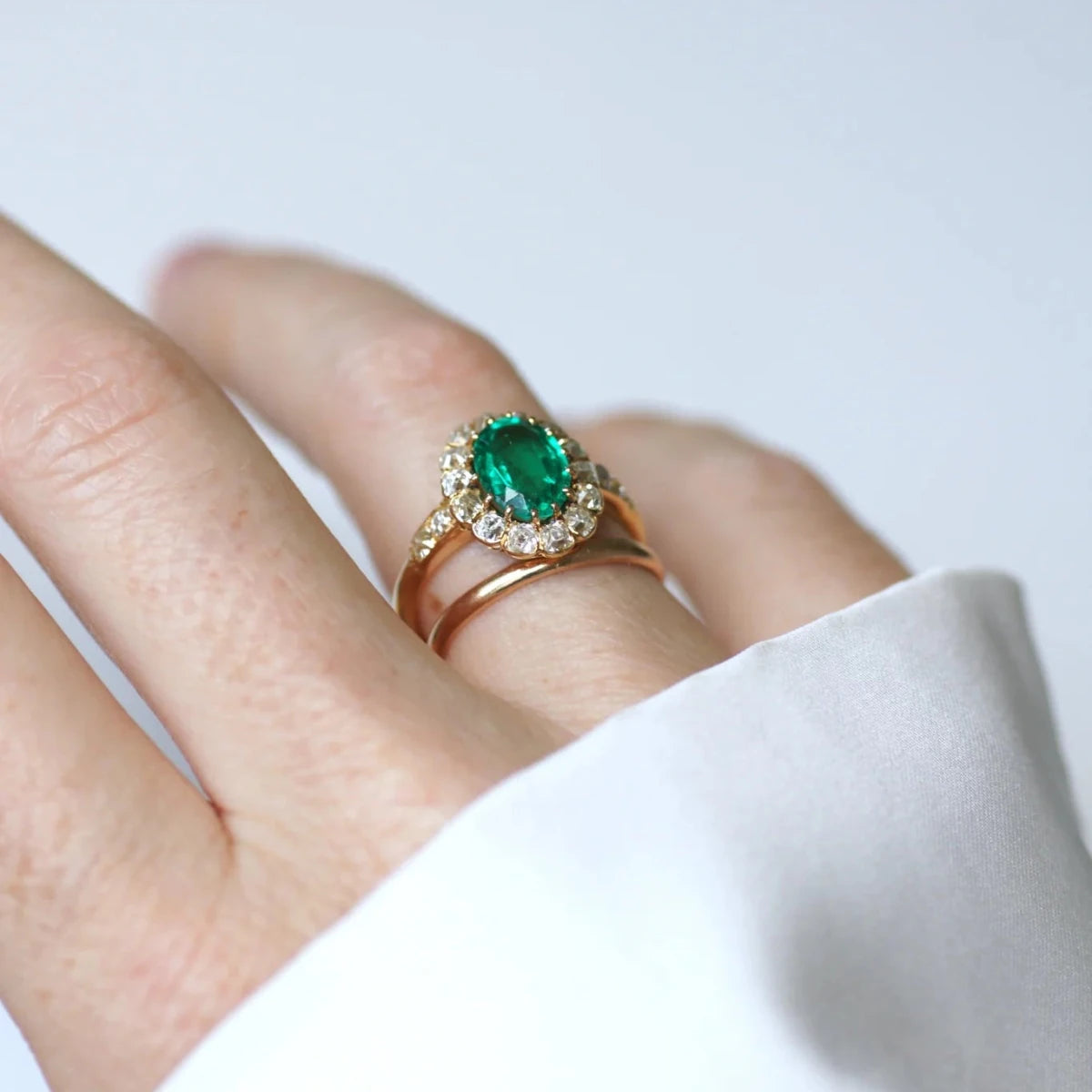 Bague Marguerite en or jaune, émeraude et diamants - Castafiore