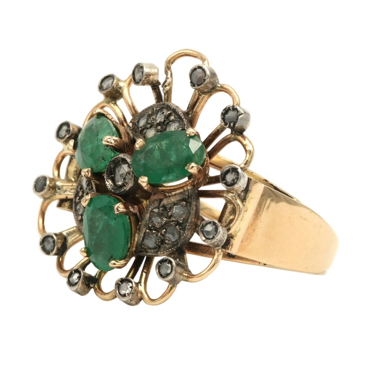 Bague Marguerite en or jaune, émeraudes et diamants - Castafiore
