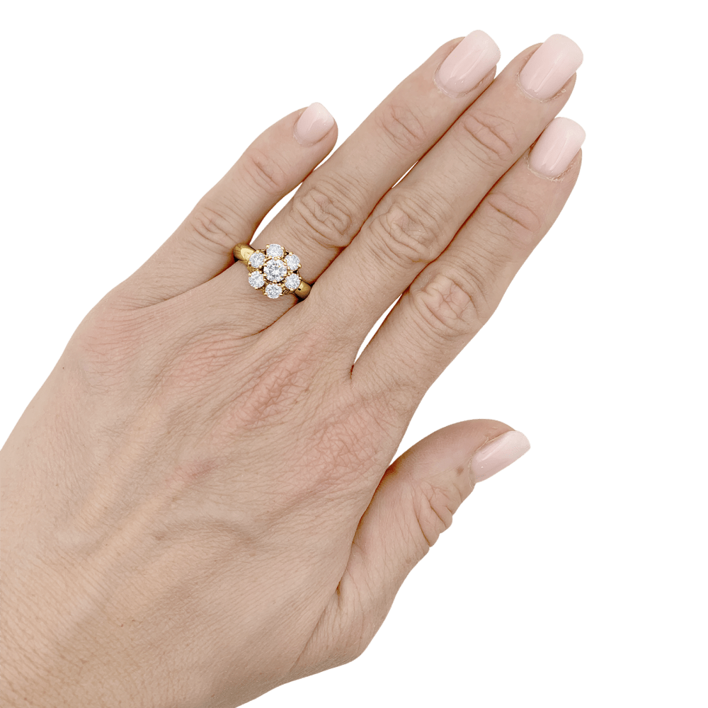 Ring "Flower", yellow gold and diamonds.