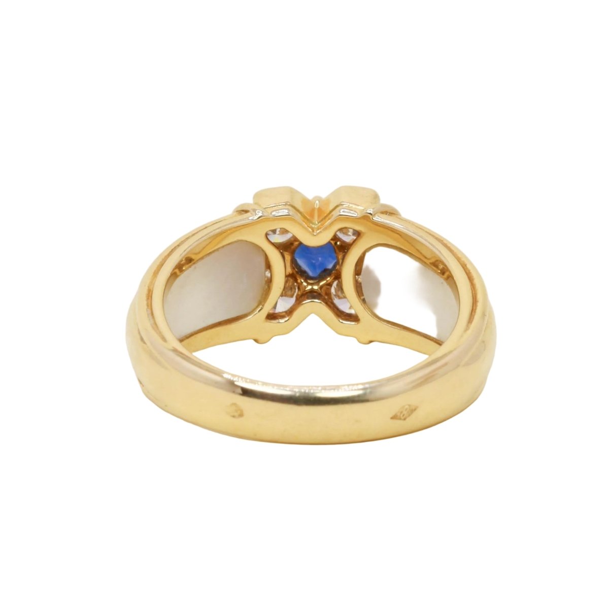 Bague Marguerite en or jaune, nacre, saphir et diamants - Castafiore