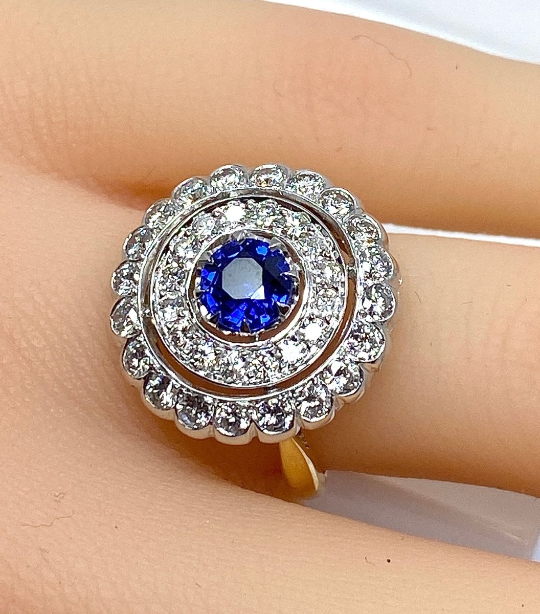 Bague Marguerite en or jaune, or blanc, saphir et diamants - Castafiore