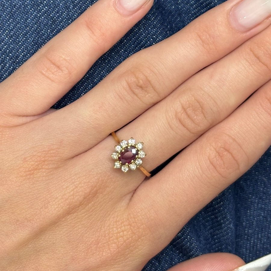 Bague marguerite en or jaune rubis et diamants - Castafiore