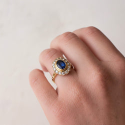 Bague Marguerite en or jaune, saphir et diamants - Castafiore