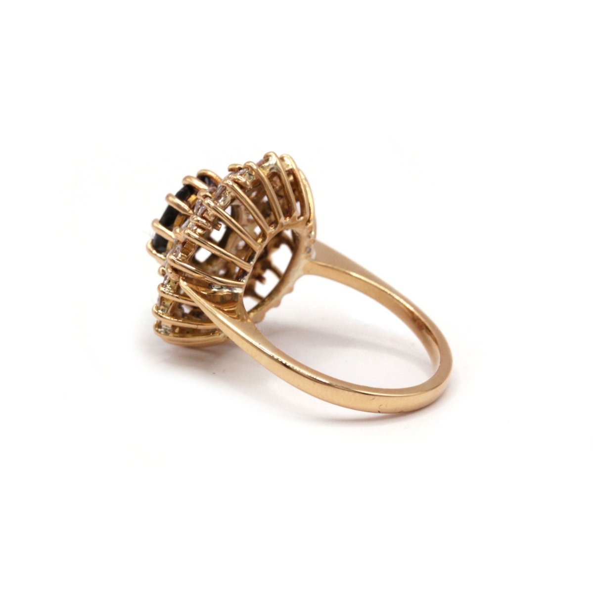 Bague Marguerite en or jaune, saphir et diamants - Castafiore