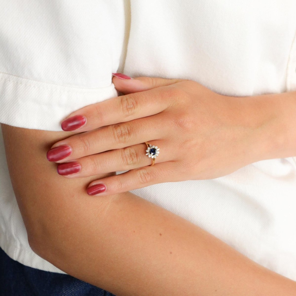 Bague Marguerite en or jaune, saphir et diamants - Castafiore