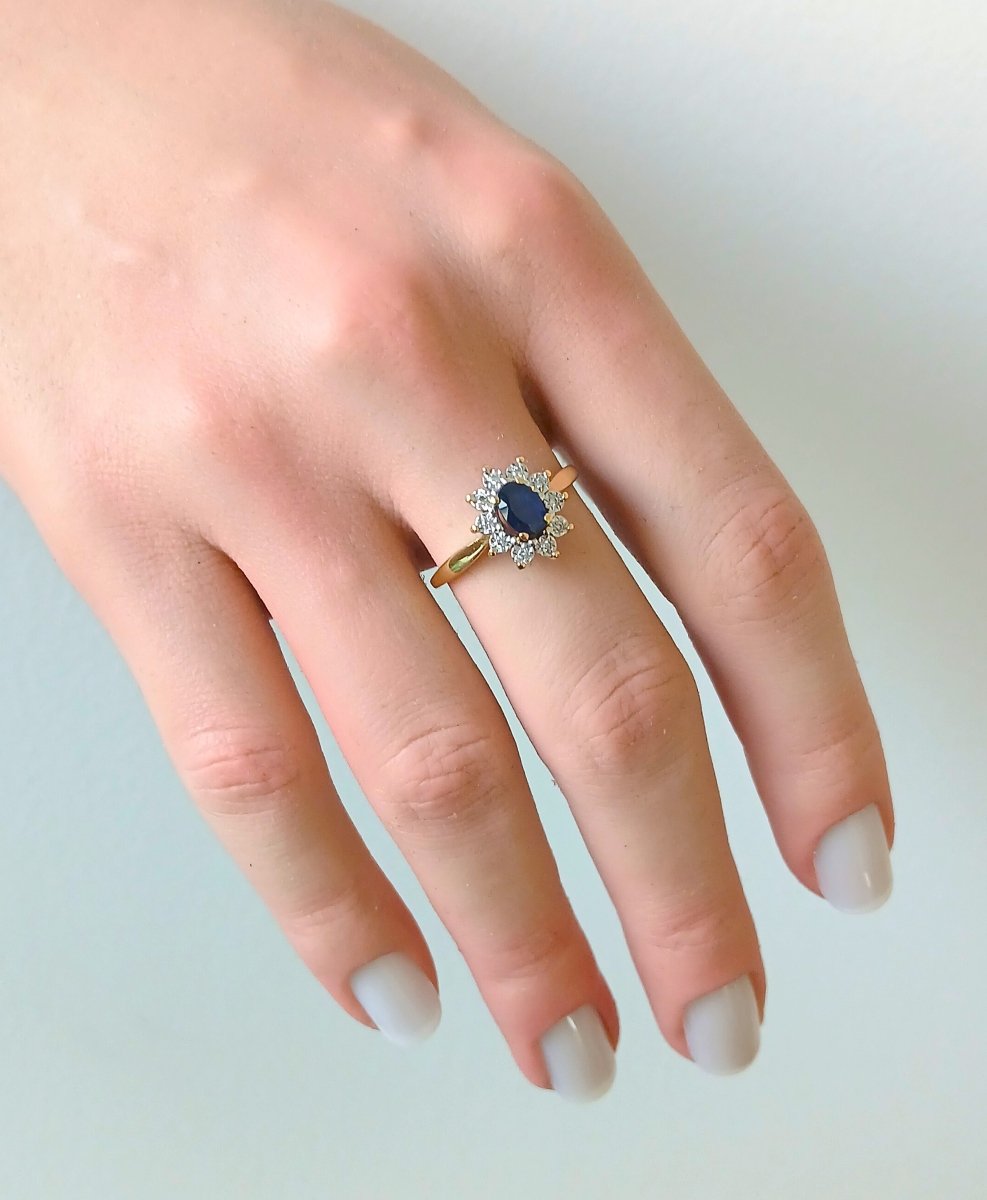 Bague Marguerite en or jaune, saphir, et diamants - Castafiore