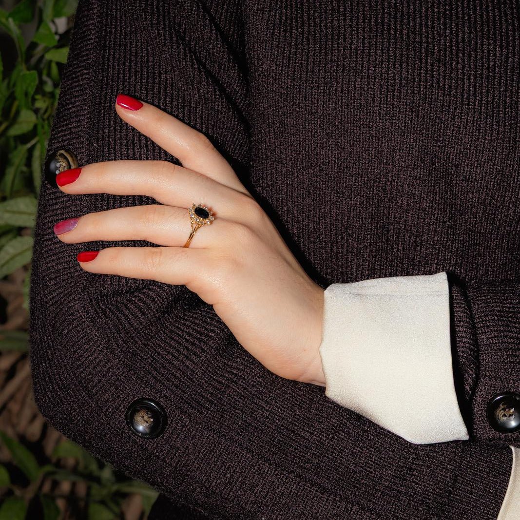 Bague Marguerite en or jaune, saphir et diamants - Castafiore