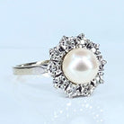 Bague Marguerite en or, platine, perle et diamants - Castafiore