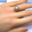 Bague Marguerite en or, platine, perle et diamants - Castafiore