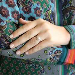 Bague marguerite en or rose perle et diamants - Castafiore