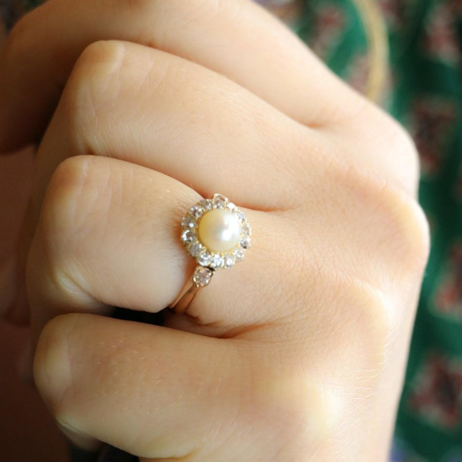 Bague marguerite en or rose perle et diamants - Castafiore