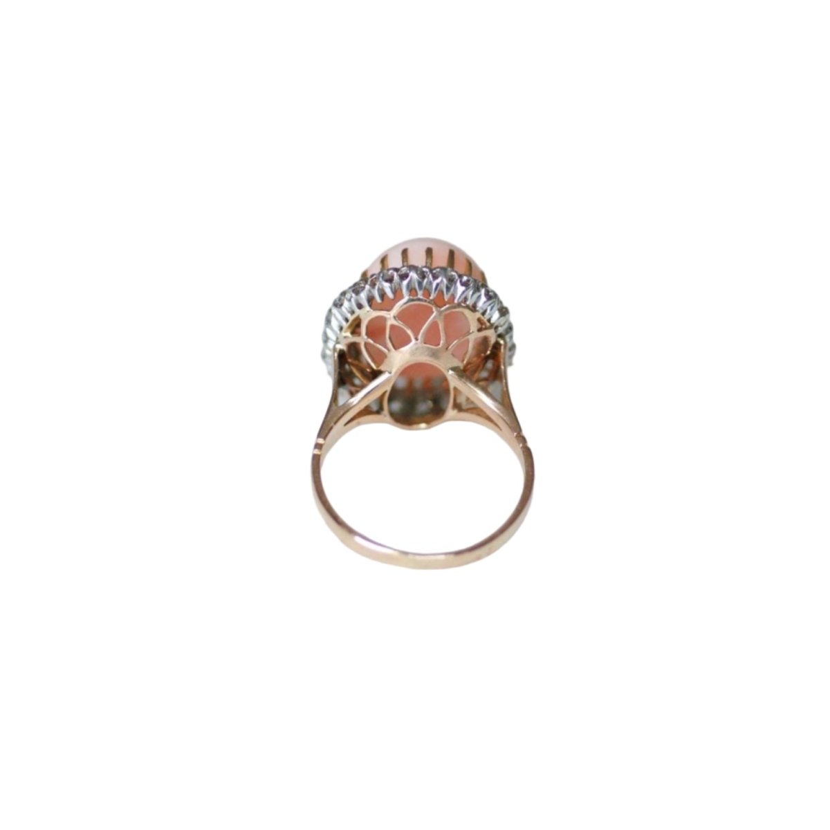 Bague Marguerite en or rose, platine, corail et diamants - Castafiore