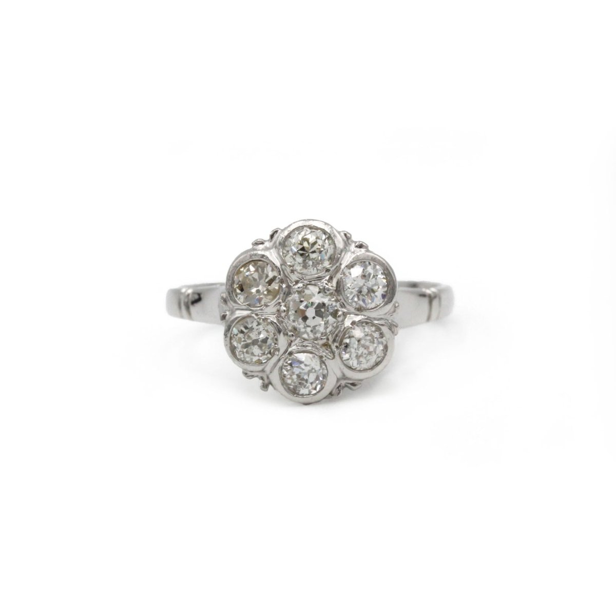 Bague Marguerite en platine et diamants - Castafiore