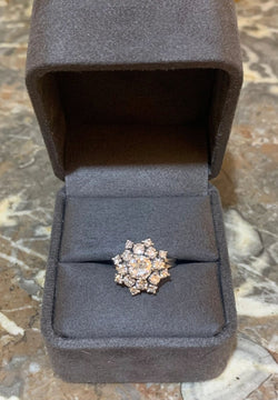 Bague Marguerite en platine et diamants - Castafiore