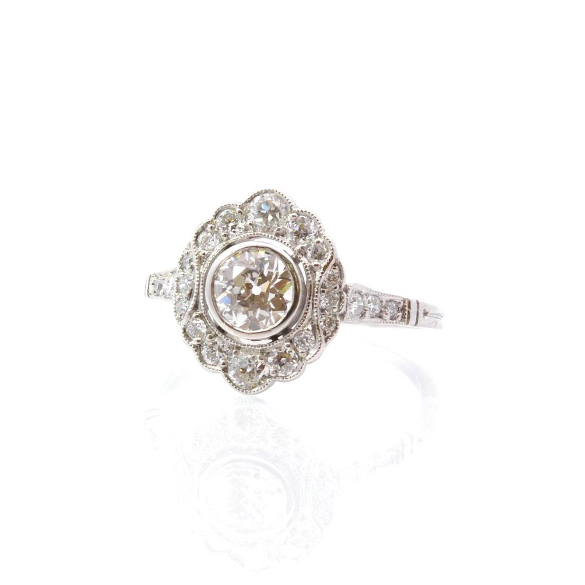Bague Marguerite en platine et diamants - Castafiore