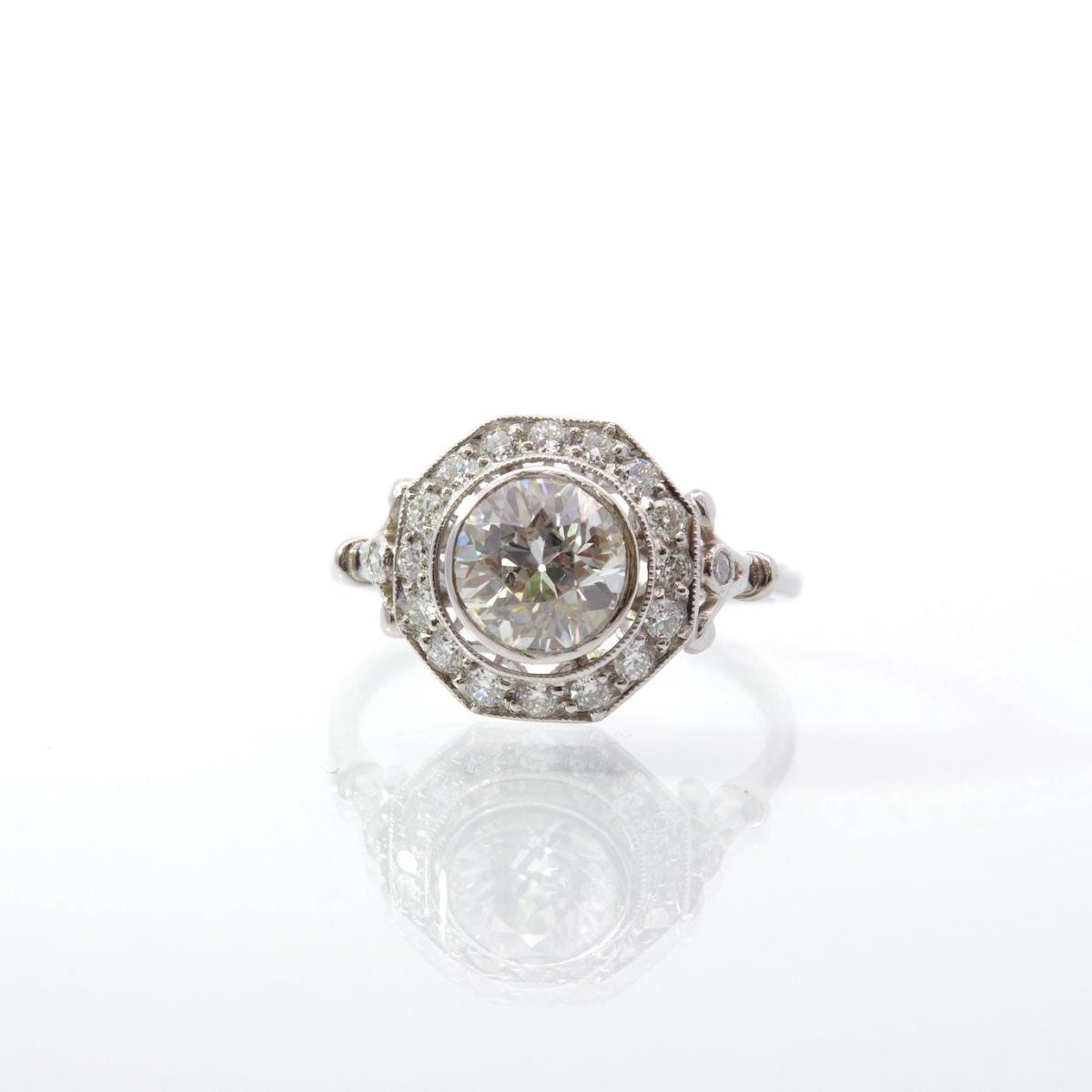 Bague Marguerite en platine et diamants - Castafiore