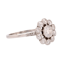 Bague Marguerite en platine et diamants - Castafiore